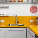 Colorful & Designer In The Centre Of By Renters Διαμέρισμα *