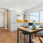 Διαμέρισμα Colorful & Designer In The Centre Of By Renters