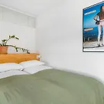 Colorful & Designer In The Centre Of By Renters * Γκντίνια