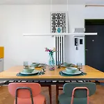 Colorful & Designer In The Centre Of By Renters *