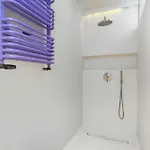 Colorful & Designer In The Centre Of By Renters
