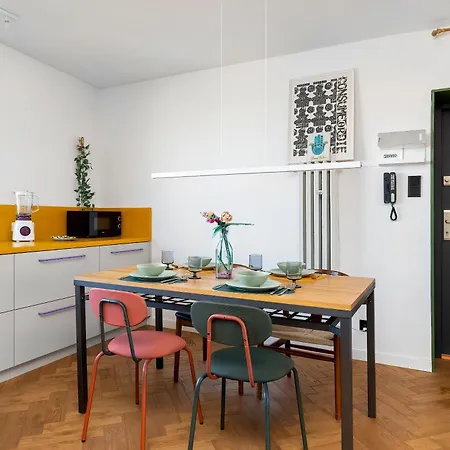 Apartment Colorful & Designer In The Centre Of By Renters *