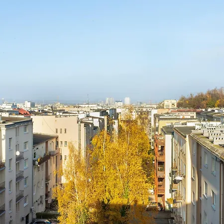 Colorful & Designer In The Centre Of By Renters
