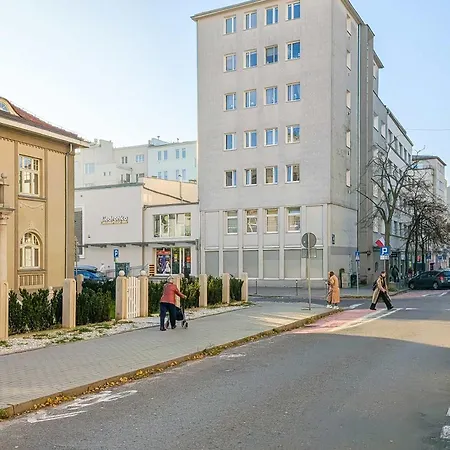 Colorful & Designer In The Centre Of By Renters * Γκντίνια