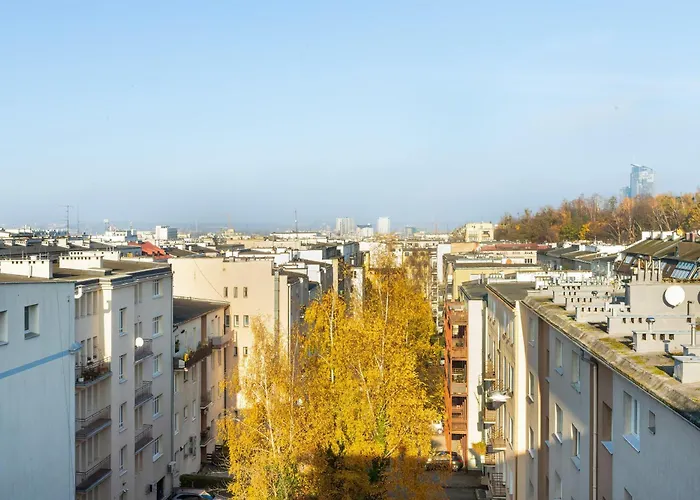 Colorful & Designer In The Centre Of By Renters